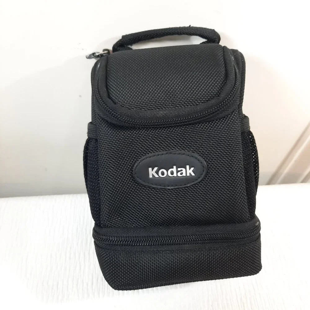 Kodak EasyShare CX4230 Digital Camera w/ battery charger & docks carry Case READ